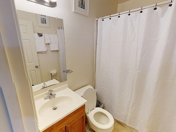 3rd image of 734 Park Rd NW APT B1