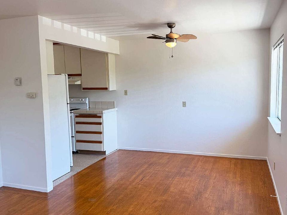 1st image of 681 1st St W APT 4