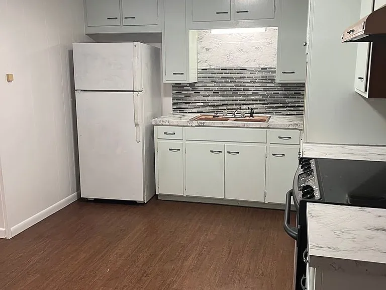 156 Lindsey Cir — Photo 3