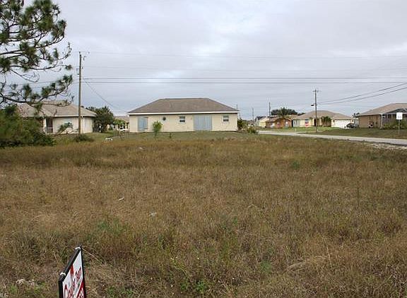 3rd image of 4002 Lee Blvd