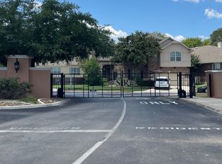 14530 Los Lunas Rd, Helotes, TX 78023