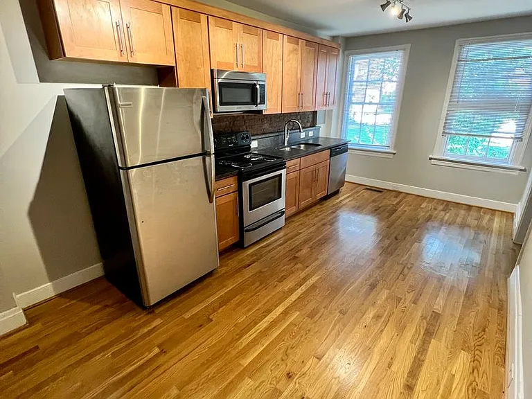 3020 Park Ave — Photo 10