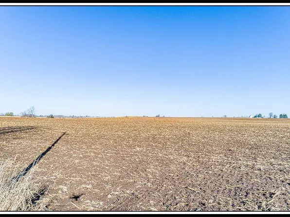 W Edgewood Dr #4, Appleton, WI 54913