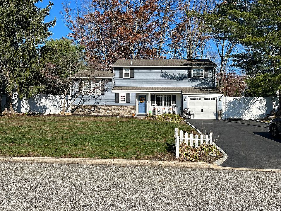 1st image of 15 Grace Ln