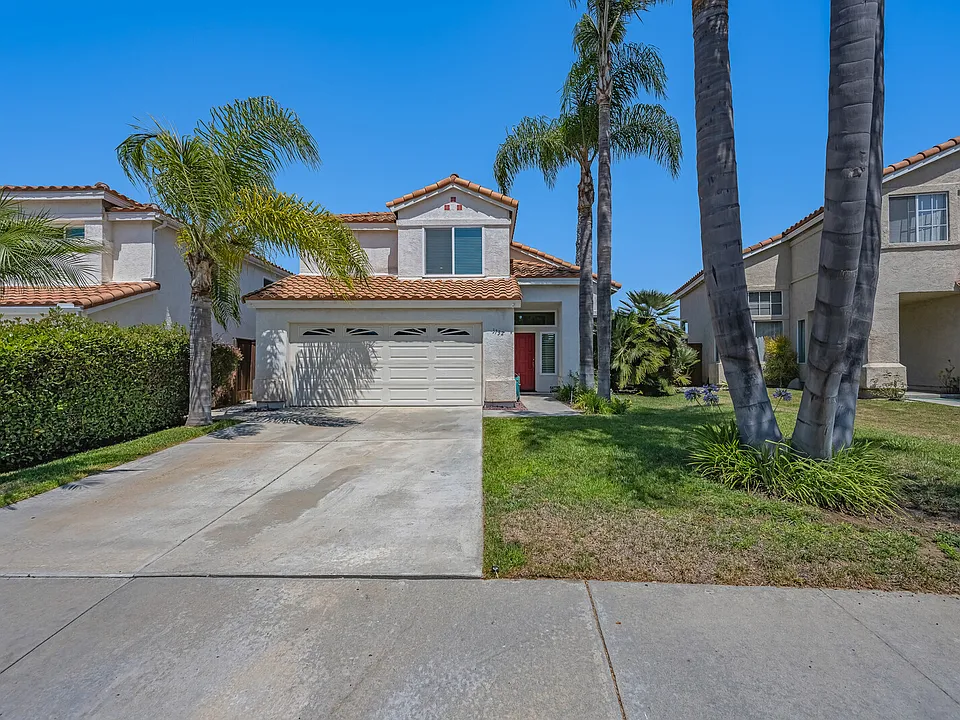 3732 Via Las Villas