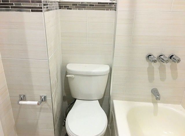 2nd image of 2120 Crotona Ave APT 33