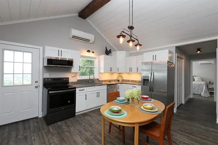 3 bed, 1575 sqft, $1,900 — Photo 3