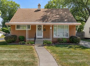 345 Gargantua Ave, Clawson, MI 48017