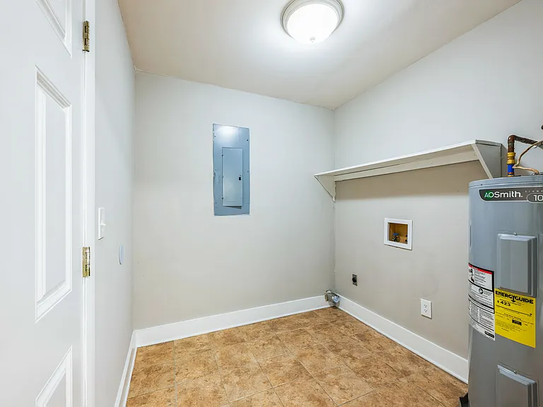 1559 Highland Ave #3 — Photo 10