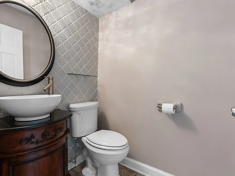 701 Oak Run Ln — Photo 8