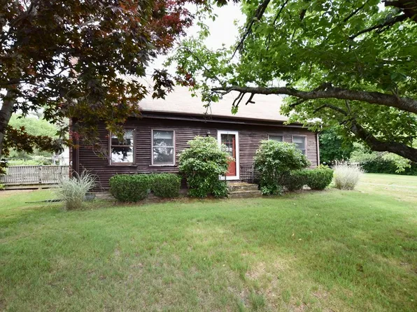 579 South St E, Raynham, MA 02767