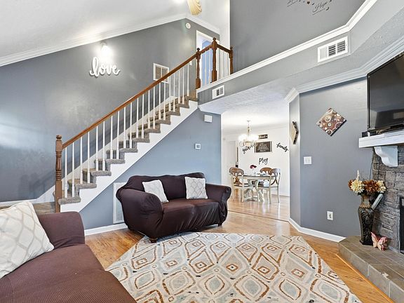 2nd image of 905 Great Hope Ct