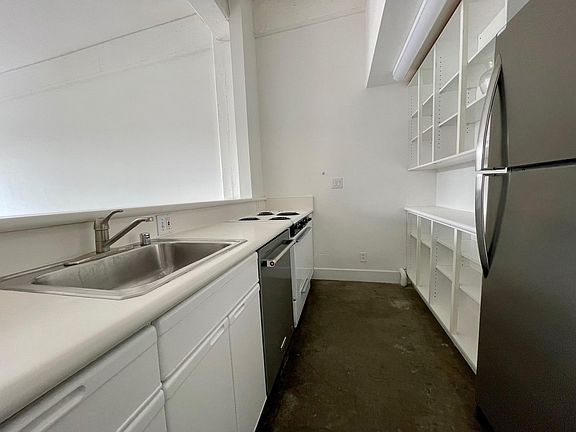 3rd image of 530 Hampshire St #305