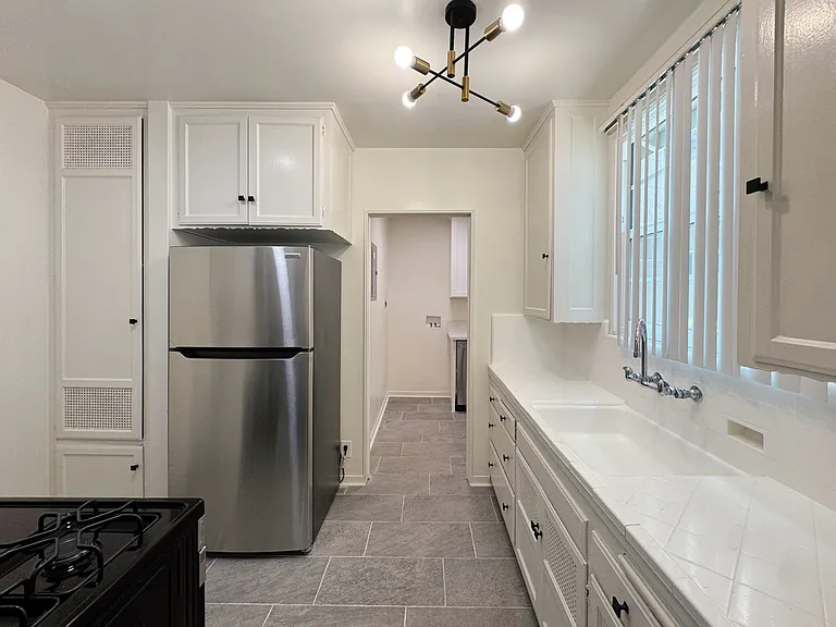 877 S Marengo Ave #899 — Photo 8
