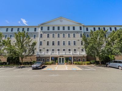 10 Crowninshield St Unit 408, Peabody, MA, 01960