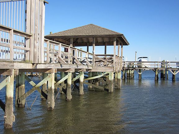 Private pier with slip
