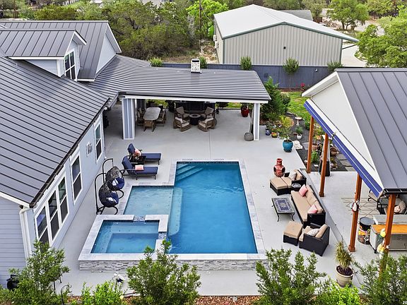 2nd image of 2551 Lakeshore Dr