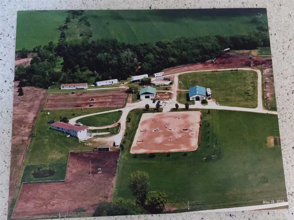 11075 Walker Rd, Saint George, KS 66535