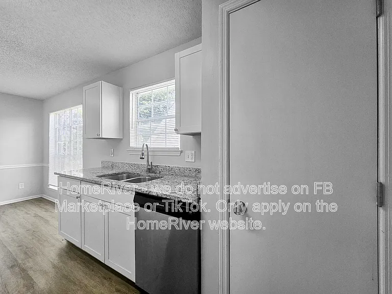 1957 Phillips Lake Blf — Photo 11