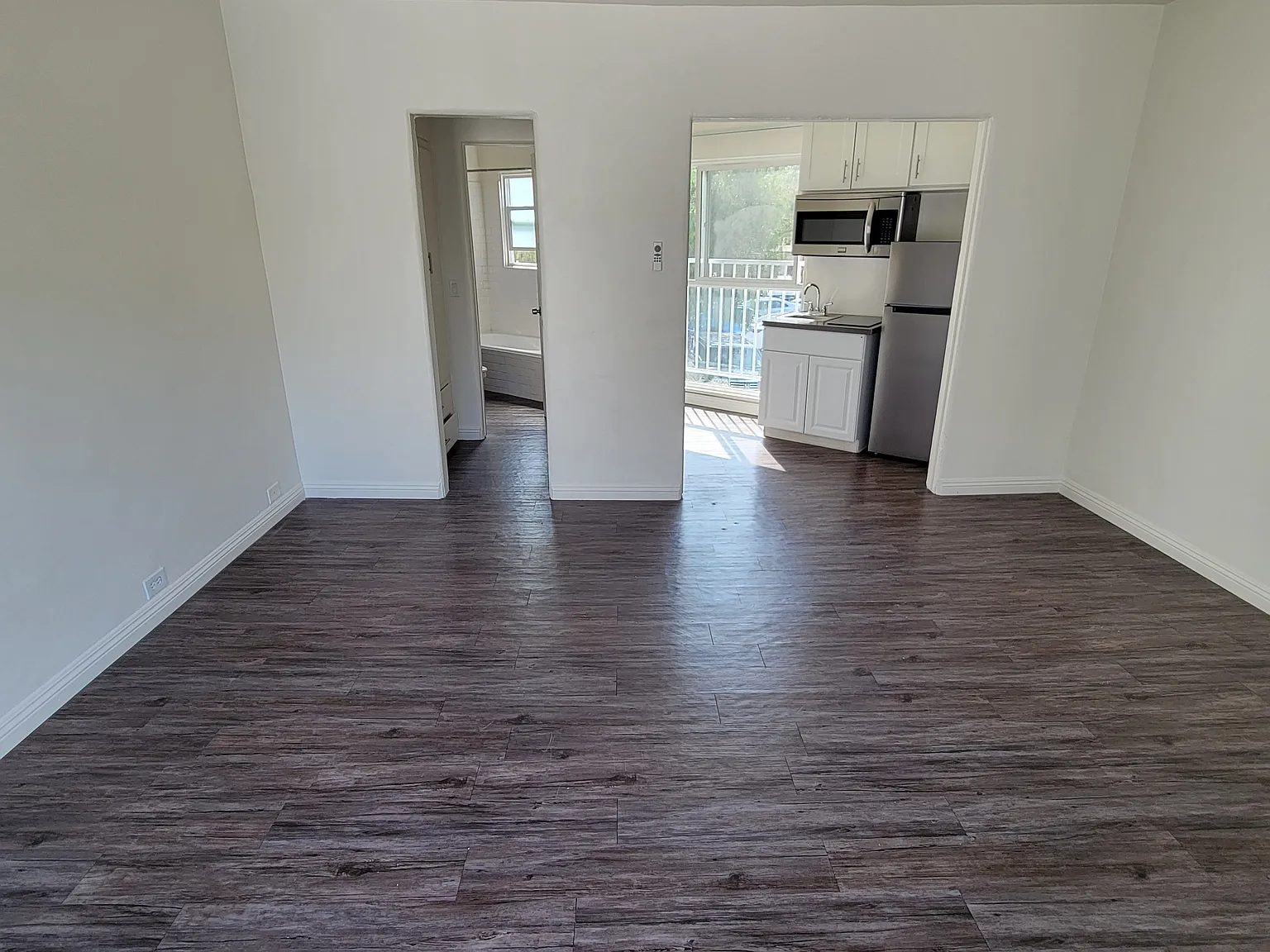 Studio, 300 sqft, $1,775 — Photo 1