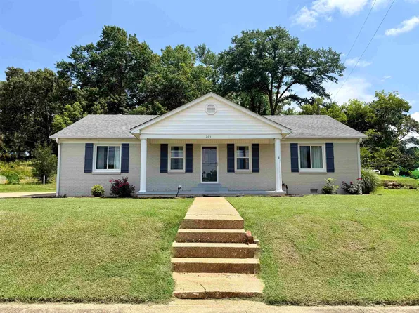 263 W Court Ave, Selmer, TN 38375