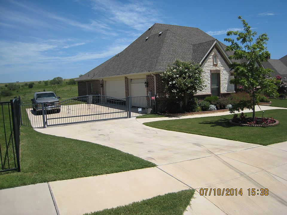 Driveway / Garage