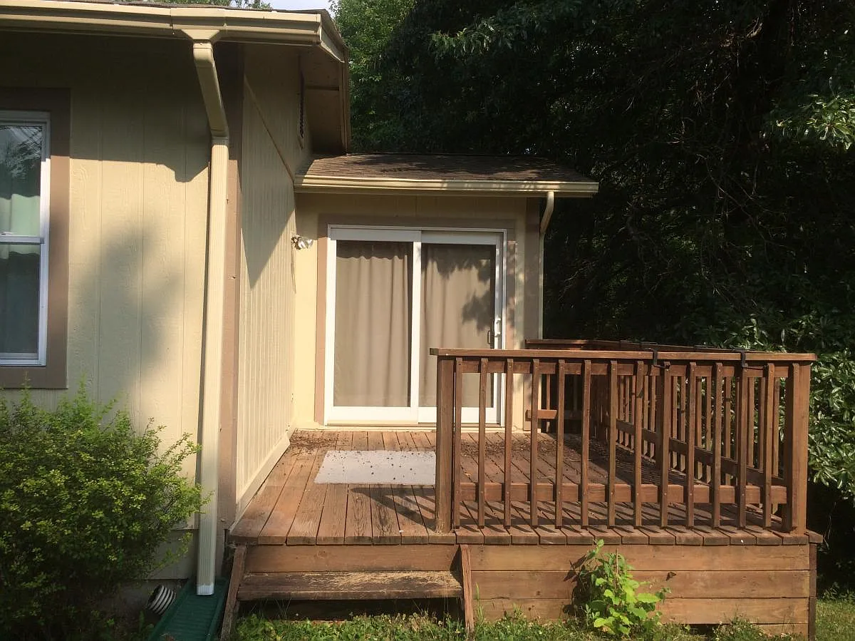 3 bed, 1404 sqft, $2,000 — Photo 3