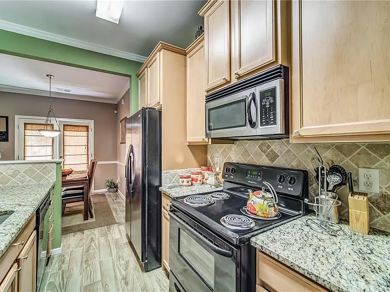 224 W Marietta St — Photo 3