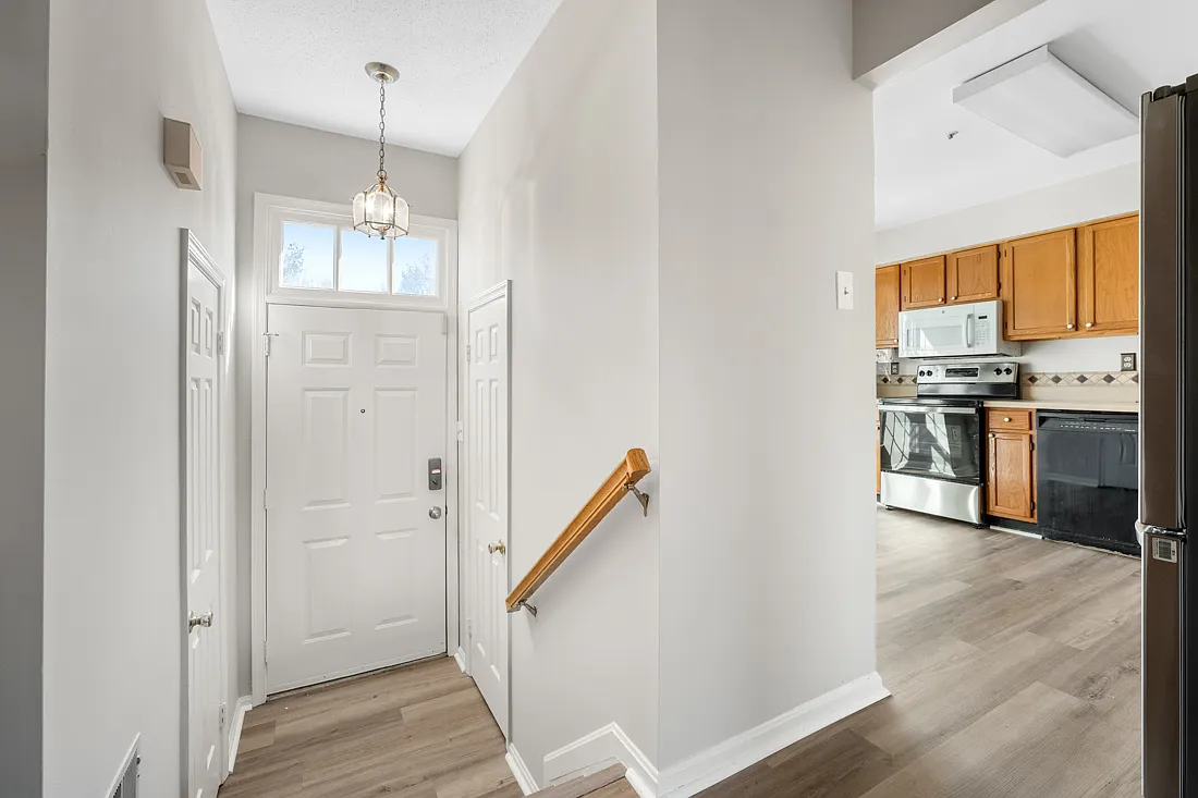 3 bed, 1800 sqft, $2,950 — Photo 3