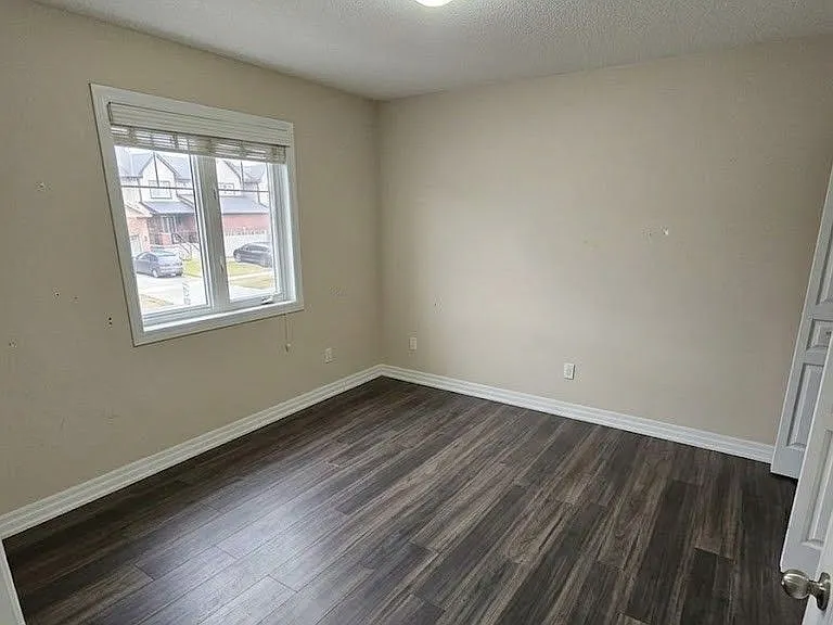 84 Hardcastle Dr — Photo 10