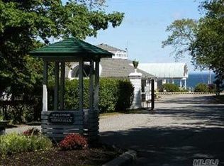 4 Fitzgerald Rd, Shoreham, NY 11786