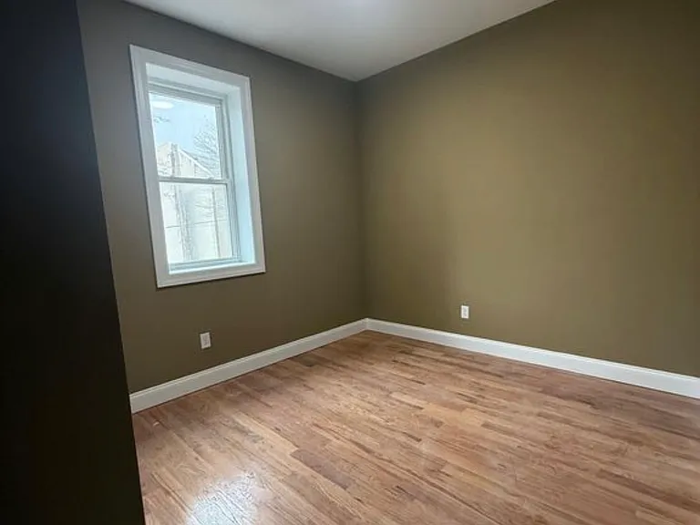 169 S 9th St #3R — Photo 7
