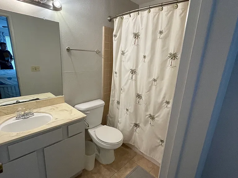 5015 Santa Cruz Ave #303 — Photo 5