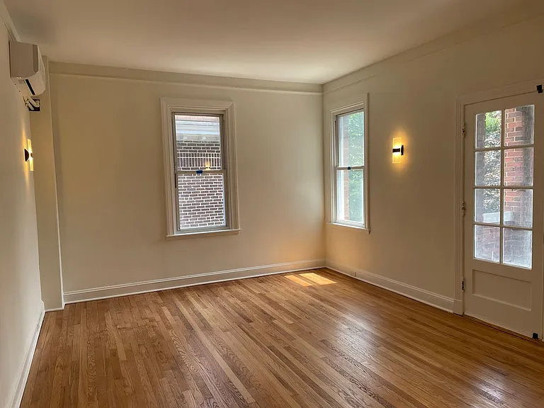Guilford Apartments — Photo 35
