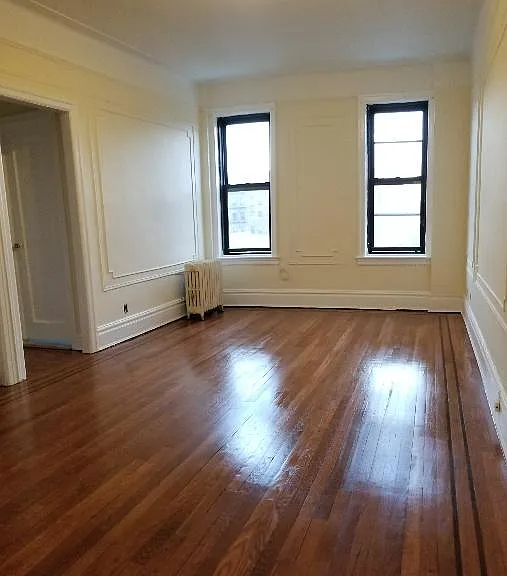 1463 E 3rd St #7 — Photo 4