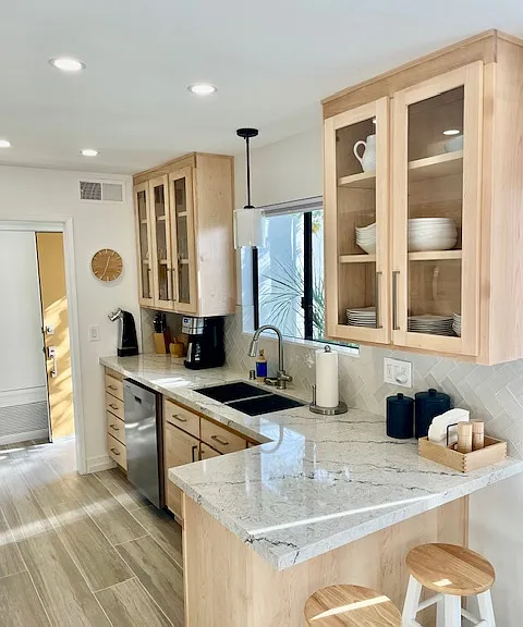 1730 Capri Cir — Photo 4