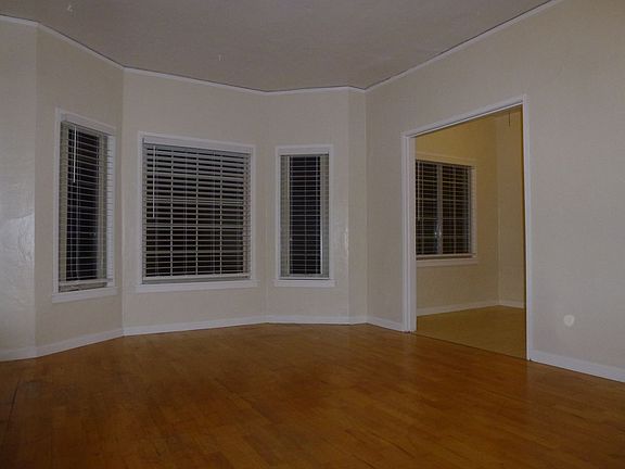 5th image of 2416 8th Ave APT 101