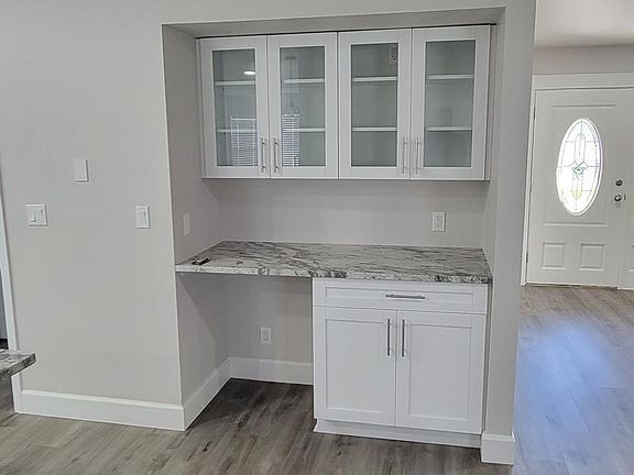 3rd image of 3102 N Kinyon Ave