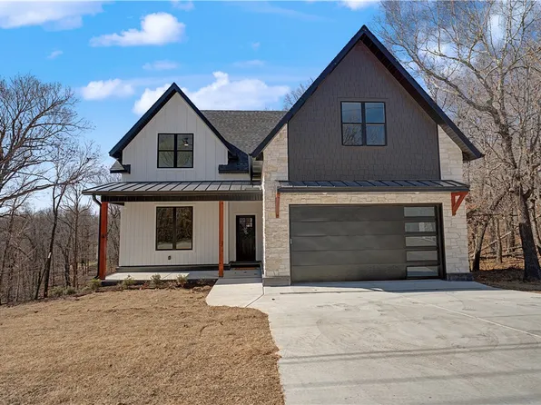 2453 N Double Springs Rd, Fayetteville, AR 72704