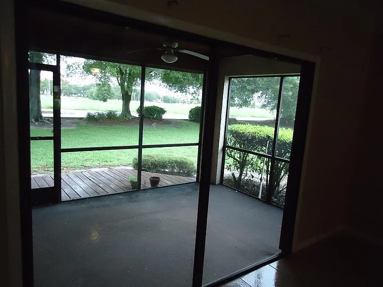925 Fenton Ln #12 — Photo 3