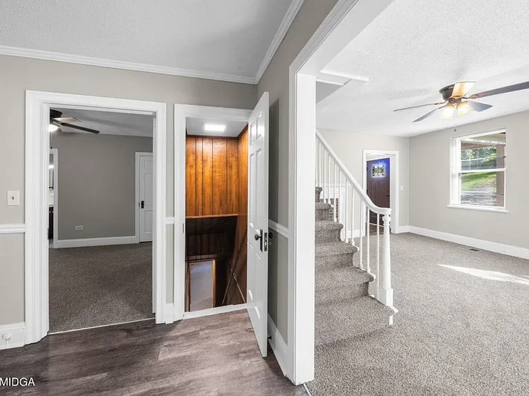 2420 Kingsley Dr — Photo 5