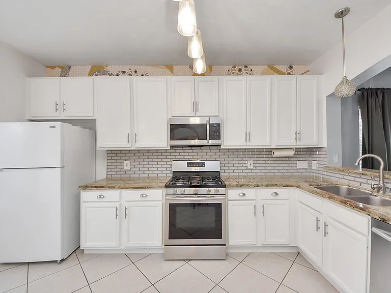 18315 Brenwood Manor Dr — Photo 13