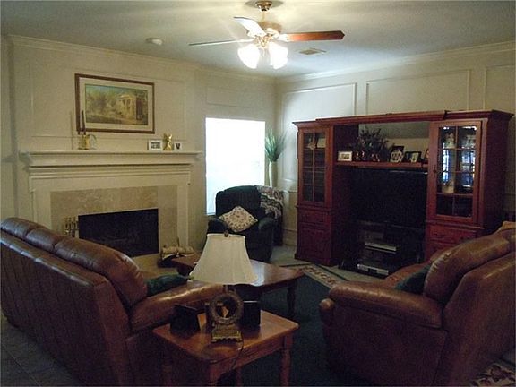5th image of 3302 Emerald Grove Dr
