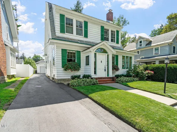 8 Irving Road, Scotia, NY 12302