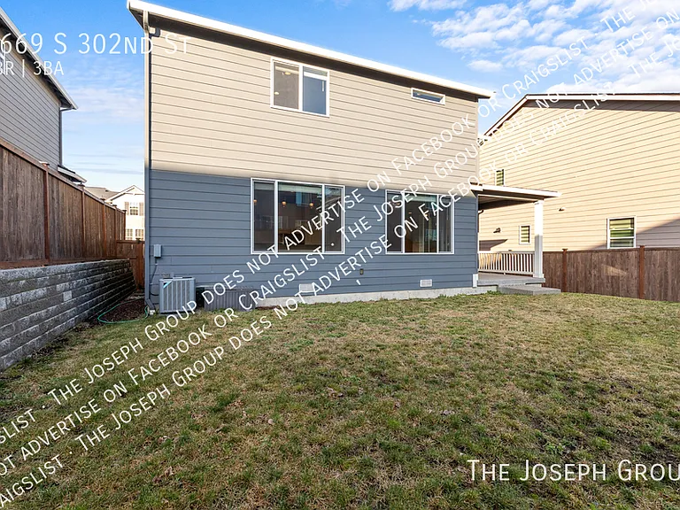 5669 S 302nd St — Photo 39
