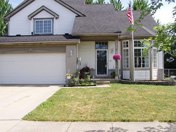3rd image of 7884 Thornhill Dr