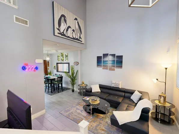 136 Bloomsbury Ave, Las Vegas, NV 89123
