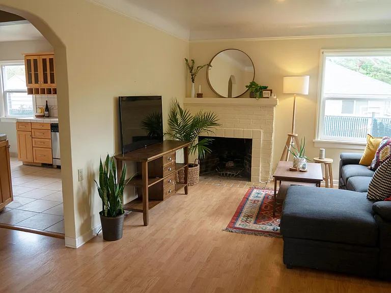 1725 N Killingsworth St — Photo 2