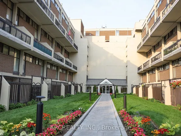 364 The East Mall Unit 127, Etobicoke, ON M9B 6C5