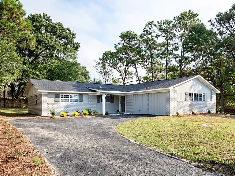 6108 Palomino Dr — Photo 3